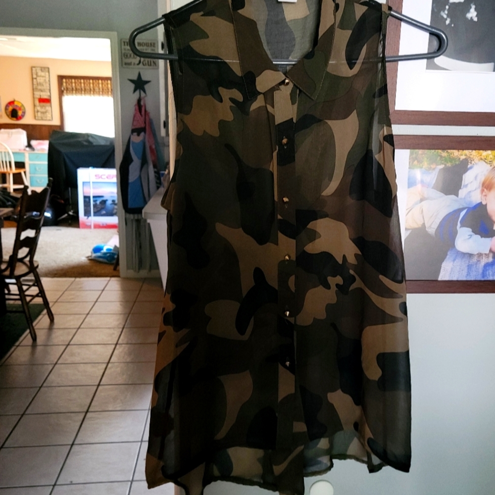 Camo Sleevless Coverup